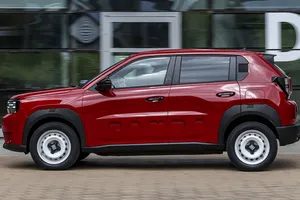 Por solo 99 € al mes y con etiqueta ECO, llega un nuevo SUV italiano a precio de coche chino con una oferta imbatible