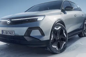 Opel desata su SUV más deportivo, el nuevo Grandland no es para cualquiera (y hay una razón de peso)