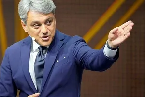 Los SUV se comieron a los monovolúmenes, ¿pero qué pasa con los coches pequeños? Renault reparte culpas