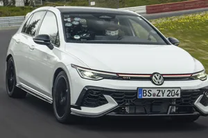 Volkswagen anuncia el Golf GTI más rápido de la historia, récord en Nürburgring y a la venta muy pronto