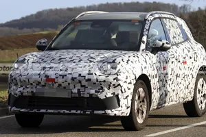 El nuevo GWM ORA 5 aparece en pruebas: el Funky Cat se vuelve crossover… y su gran sorpresa huele a gasolina