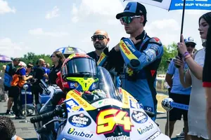 Aldeguer se rompe una vértebra en Assen; Gresini acumula tres fracturas óseas en seis meses de pesadilla