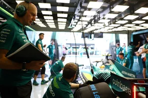 Alonso defiende la estrategia ‘suicida’ de Newey