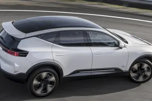 Polestar mide el cerebro de los conductores para resolver uno de los grandes debates del automóvil