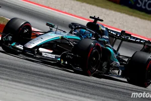 Russell aprovecha las dificultades de Antonelli para liderar en Barcelona; Sainz y Alonso siguen sufriendo