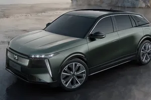 Hasta 740 km de autonomía y 350 CV, el nuevo DS Nº7 E-Tense eleva la presión en el mercado premium de SUV eléctricos
