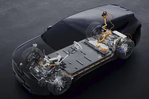 ¿Dónde está el límite? Lo que Europa no quiere saber de los coches eléctricos: más autonomía significa más peso