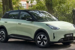 El Geely E2 llega dispuesto a demostrar que un coche eléctrico pequeño no tiene por qué ser caro