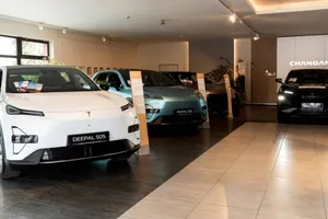 El gigante chino Changan se planta en España y pone el ojo en Aragón para fabricar coches