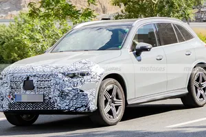 Cazado el nuevo Mercedes GLC 2028 con motor térmico, el SUV alemán seguirá apostando por la gasolina y diésel