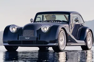 Contra la corriente del mercado, Morgan presenta el Midsummer Coupé limitado a 9 unidades