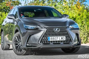 4.000 € más barato que el nuevo Audi Q5, gasta un litro menos y con la fiabilidad de Toyota, este Lexus va muy en serio