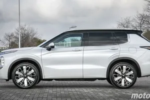 El pionero de los SUV PHEV que no le teme al 4x4 se desploma 10.700 €, un ofertón que deja tocado al Honda CR-V y BYD Seal U