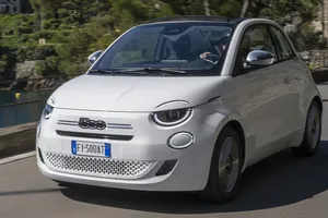 FIAT pone precio a su descapotable ECO más especial, llega el nuevo 500 Hybrid Dolcevita