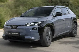 Subaru pone precio al nuevo Solterra, hasta 343 CV y 4x4 para un SUV eléctrico que no le teme al todoterreno
