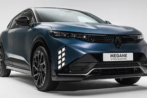 El Renault Megane E-Tech Eléctrico se reinventa con nueva batería LFP, diseño renovado y más tecnología