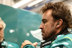 Alonso cree que Aston Martin (y él mismo) se juegan mucho más que salvar la temporada con el AMR26B