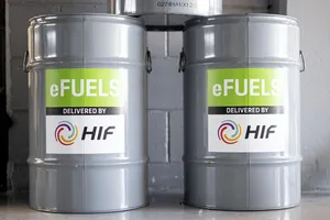 La gasolina sintética más barata está un paso más cerca, promete usarse en cualquier coche sin modificar el motor