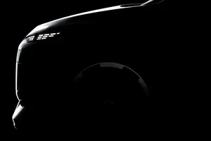 El Audi A2 e-tron ya no puede esconder su diseño, este vídeo espía lo destapa casi por completo