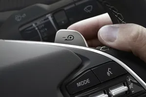 El one pedal de los coches eléctricos, bajo sospecha tras un estudio que detecta un riesgo inesperado