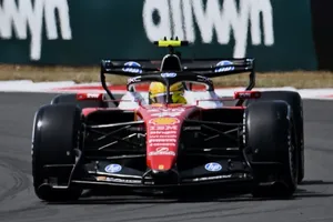 El duelo entre Ferrari y Mercedes se traslada a Silverstone... y es Hamilton quien toma ventaja