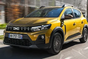 Llega el primer Dacia Sandero híbrido de la historia, el coche más vendido estrena el motor Hybrid 155