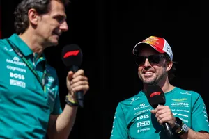 De la Rosa y el ‘autoengaño’ de Alonso con su pilotaje: «Sé que se lo cree, pero yo he conducido sus coches»