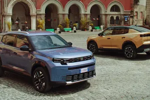 Los nuevos FIAT Grizzly dejan ver su interior antes de su debut, así serán los SUV con los que la marca vuelve al segmento C
