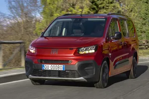 El nuevo FIAT Qubo L deja de apostarlo todo al diésel, las esperadas versiones eléctricas ya tienen precio