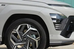 El Hyundai KONA 2027 se filtra con un giro que nadie esperaba, no será un simple restyling