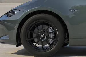Mazda retrasa el nuevo MX-5 por un motivo inesperado, se niega a que pese más de una tonelada