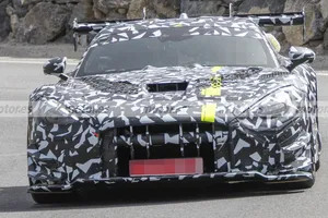 El Mercedes-AMG GT Black Series 2028 destapa por primera vez la versión GT3 en estas fotos espía, a casi 2.200 km de Nürburgring