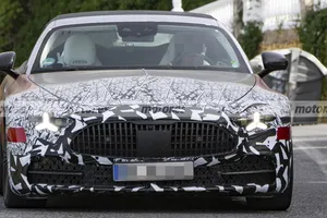 El Mercedes-Maybach SL 680 2028 reaparece casi sin camuflaje, así cambia el descapotable de casi 300.000 euros