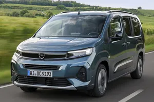 El Opel Combo vuelve a tener versión de gasolina, una alternativa barata a la exitosa Volkswagen Caddy
