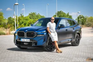 Me pongo tras el volante del coche con menos sentido, pero más potente, que jamás haya fabricado BMW: ¡es espectacular!