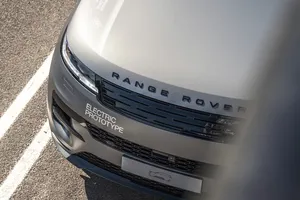 El nuevo Range Rover Sport eléctrico ya no se esconde, el SUV de lujo con 550 CV y hasta 530 km de autonomía