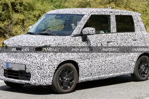 Suzuki tendrá su propio Renault Twingo, las primeras fotos espía revelan un eléctrico de tamaño Dacia Spring que llega en 2027