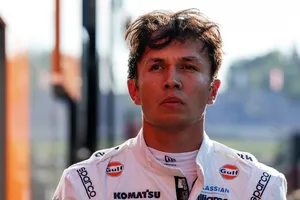 Albon, el FW48 de «tres ruedas» y el cambio silencioso en Williams: «Es, con mucha diferencia, el mayor de todos»