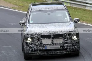BMW lleva su nuevo X7 M60 a Nürburgring: más de 600 CV para convertir un SUV enorme en algo mucho más serio