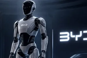 BYD, Chery y Xpeng dan un paso más: sus robots dejarán la fábrica para trabajar cara al público