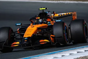 La suerte de los campeones le cae del cielo a Norris, pole por delante de los Mercedes mientras que Sainz supera a Alonso