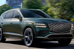 Genesis estrena híbrido y promete que el GV80 se sienta como un SUV eléctrico