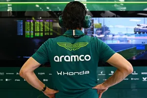 «Mucha gente se rinde en la F1»: el AMR26B le acaba dando la razón a Pedro de la Rosa