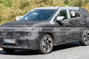 Hyundai se salta el «facelift» con el nuevo KONA 2027, estas fotos espía descubren una nueva generación para frenar a Omoda