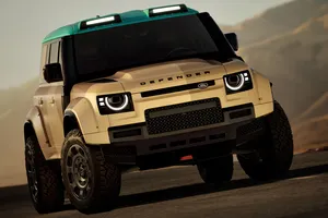 El Land Rover Defender que ganó el Dakar llega a la calle con 635 CV y un permiso para hacer locuras