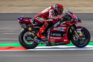 El físico vuelve a poner límites a Márquez: su hombro le hace perder donde antes marcaba diferencias