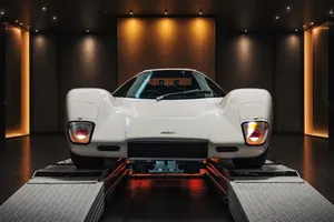 McLaren resucita el espíritu de Bruce McLaren: un superdeportivo manual inspirado en el M6GT contra la era eléctrica