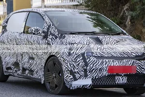 Nissan tendrá su propio Renault Twingo, primeras fotos espía del eléctrico Wave que llega en 2027 por menos de 20.000 €