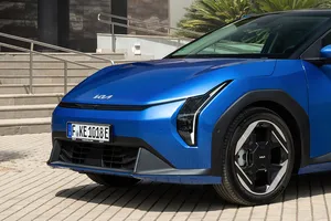 El Volkswagen ID.3 Neo de KIA se desploma 8.000 €: más barato, autonomía superior y mejor maletero