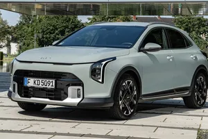 Ni compacto ni SUV, el nuevo KIA XCeed ofrece lo mejor de ambos con 7.000 € de rebaja y etiqueta ECO para desafiar al Volkswagen T-Roc